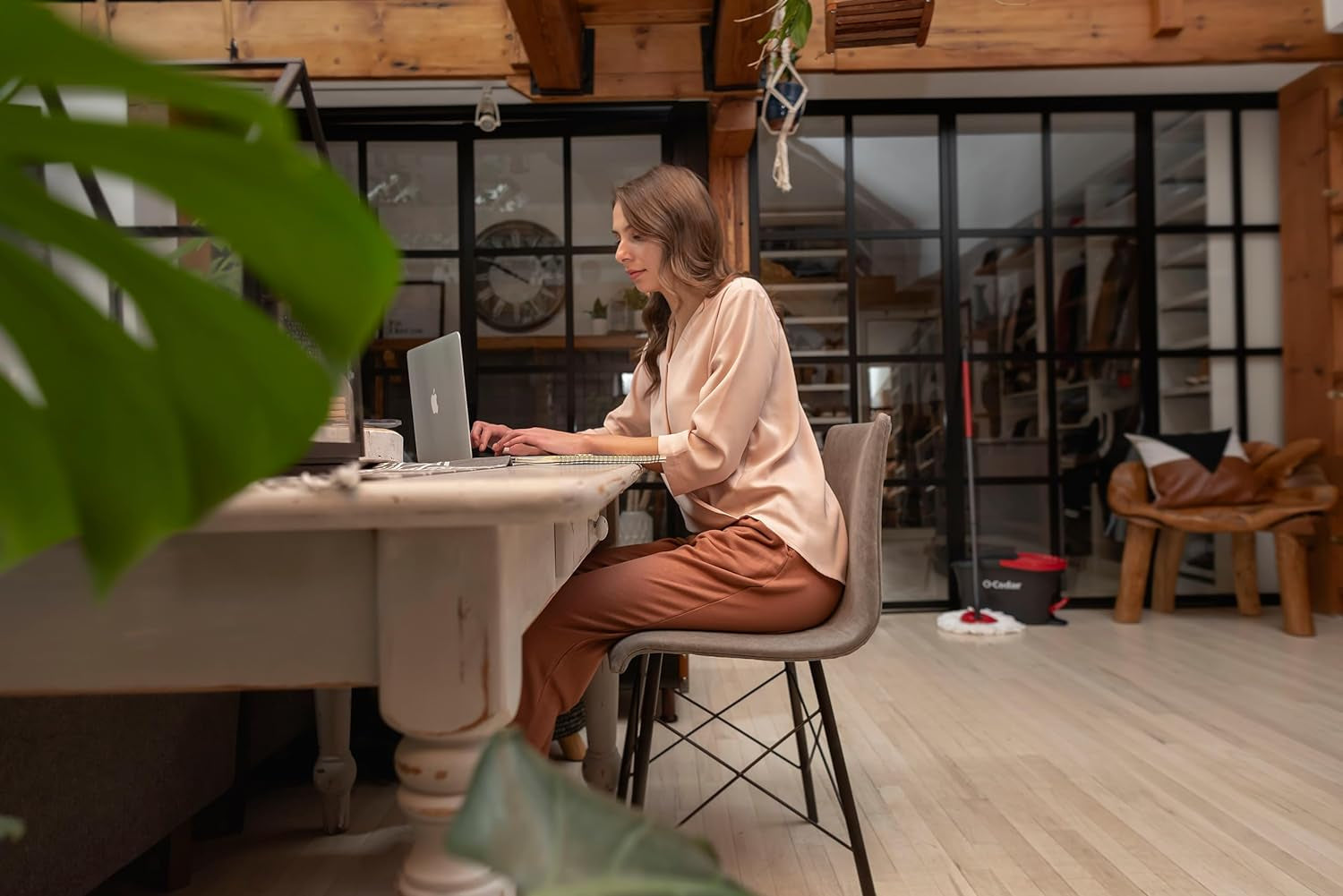 O-Cedar Easywring Microfiber Spin Mop, Bucket Floor Cleaning System, Red, Gray, Standard